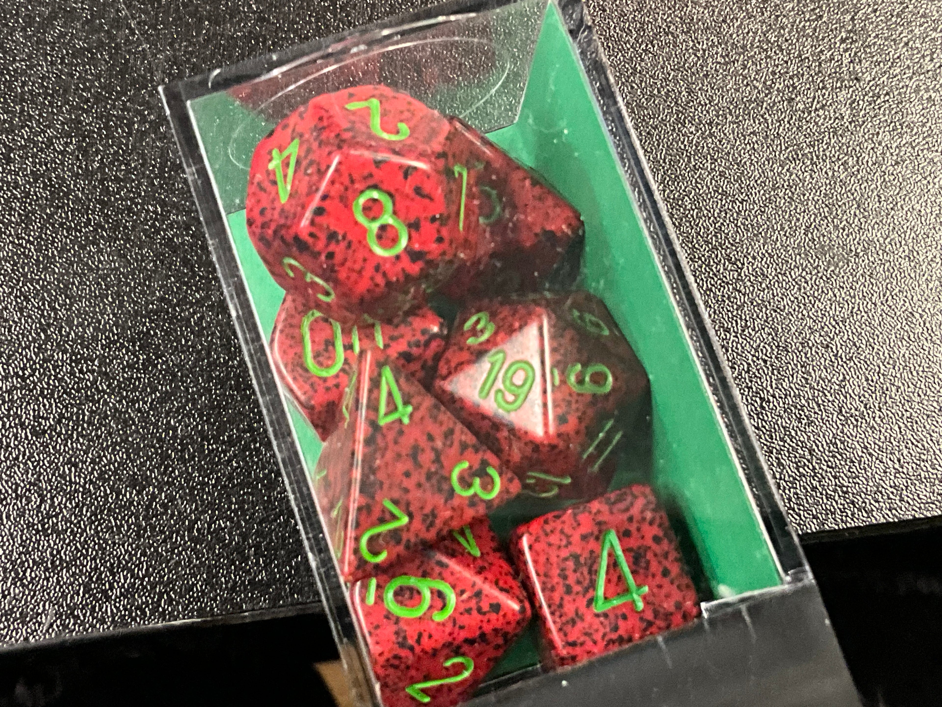 Dice Sets Chessex Speckled Strawberry Polyhedral 7-die set