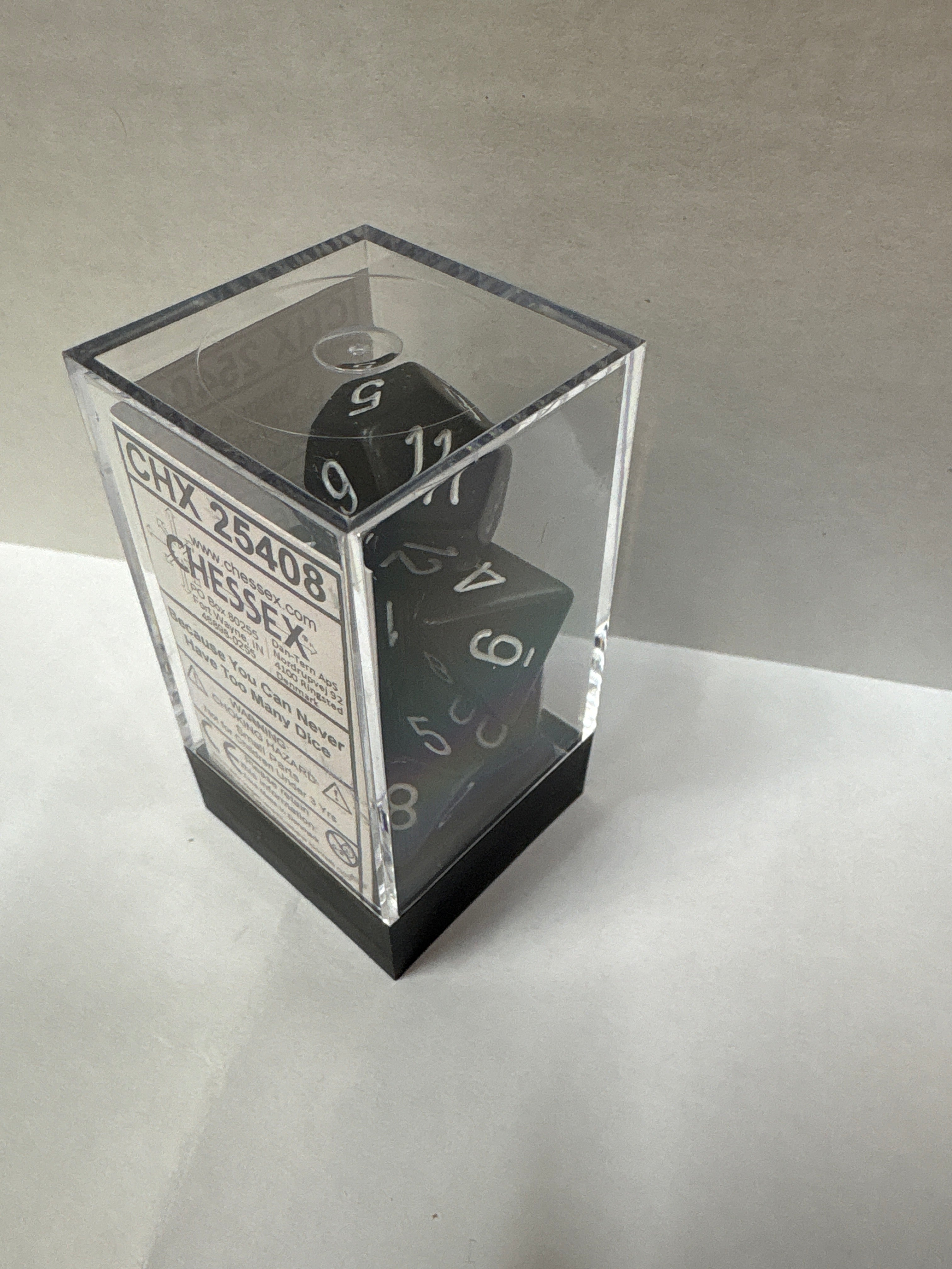 Dice Set: Chessex 25408- Opaque Black/White