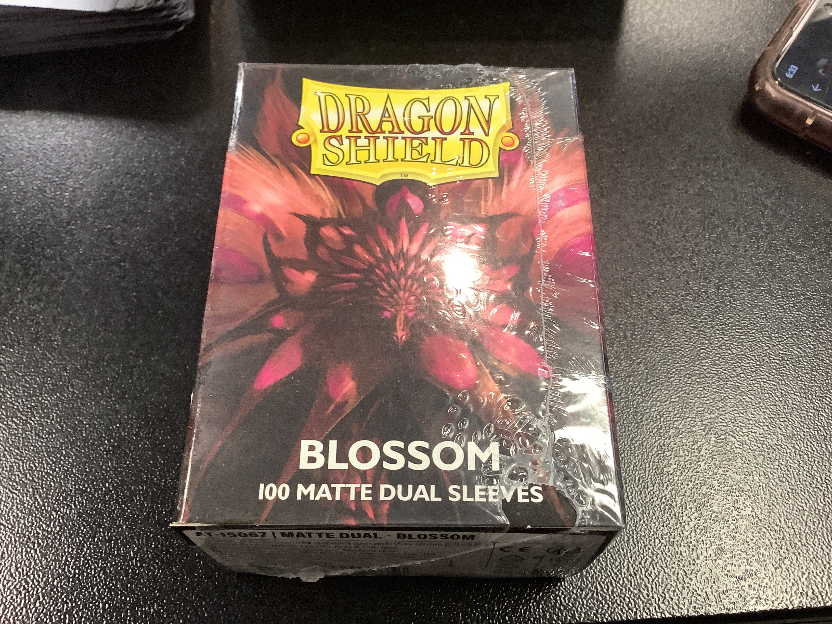 Dragon Shield Blossom 100 matte dual sleeves