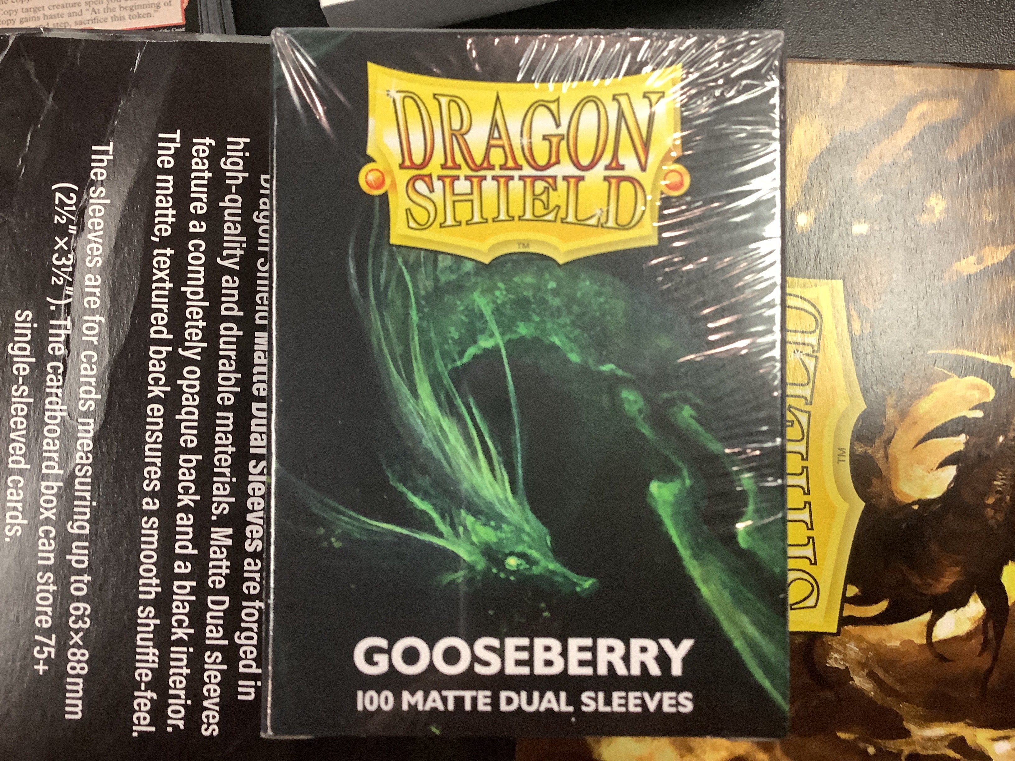 Dragon Shield Gooseberry 100 matte dual sleeve