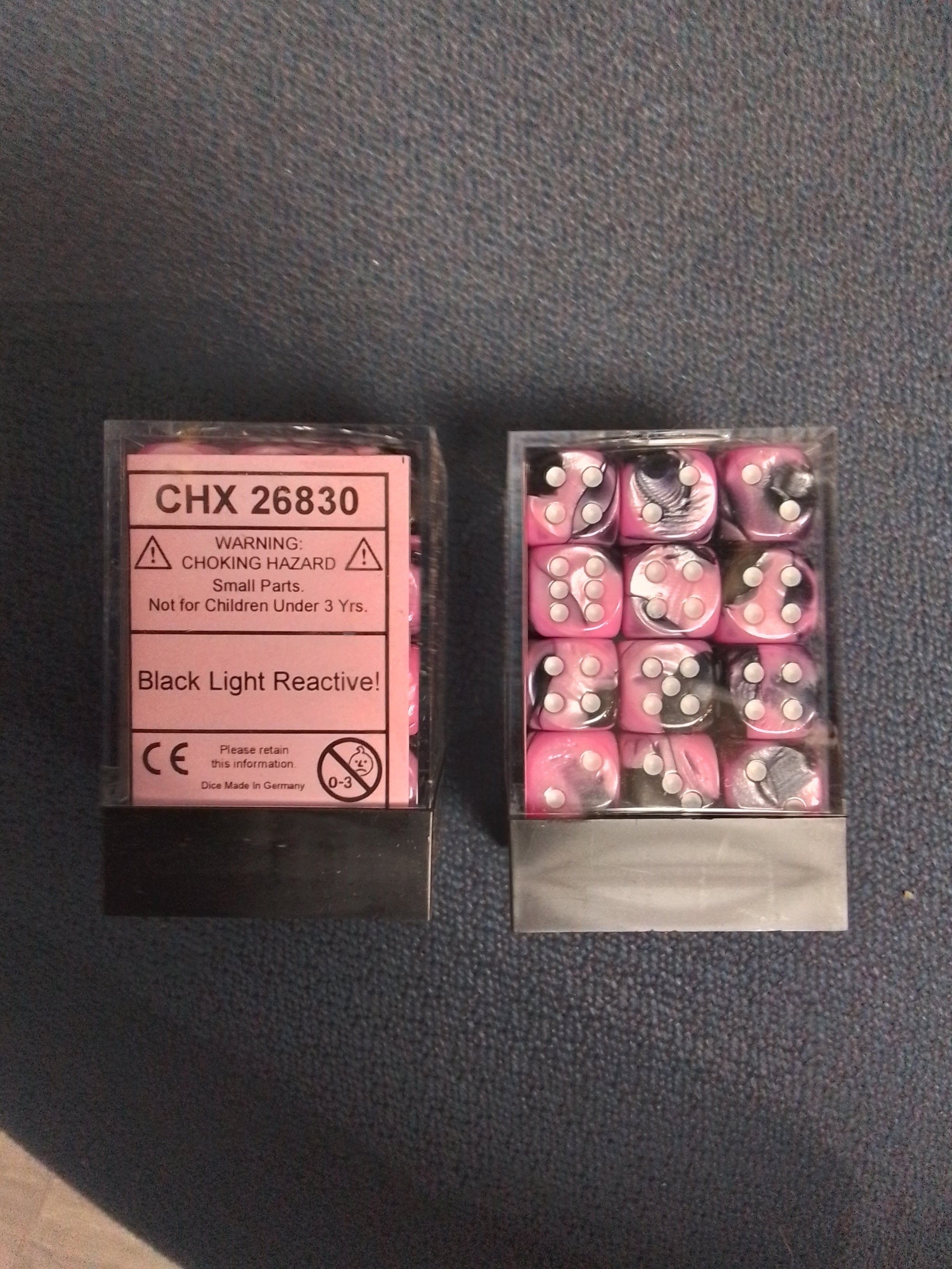 Chessex chx 26830 Gemini blk pink white